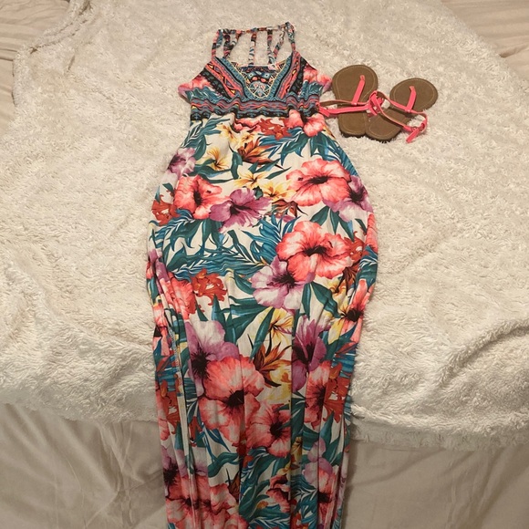 Charlotte Russe Multicolor Floral Maxi Dress with matching Sandals - Picture 2 of 9
